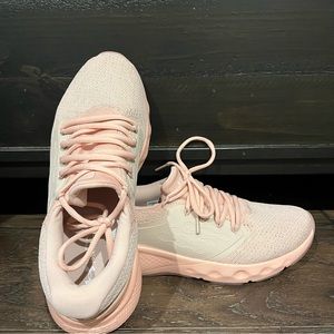 Under Armour chargers. Light pink size 8.5